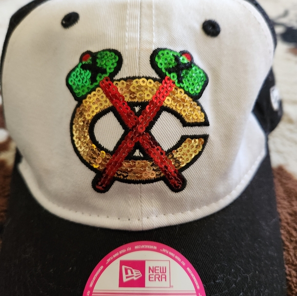 New Era womens Blackhawks hat - Picture 2 of 6